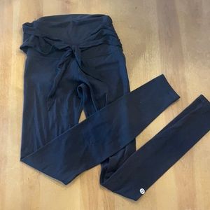 Super cute Lululemon black leggings